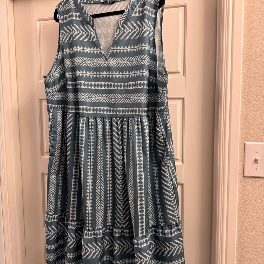 Teal and White Patterned Sleeveless Dress